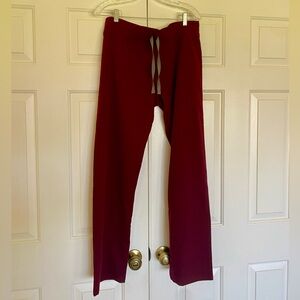 Figs limited edition style. Livingston basic scrub pants. Size M. Color burgundy